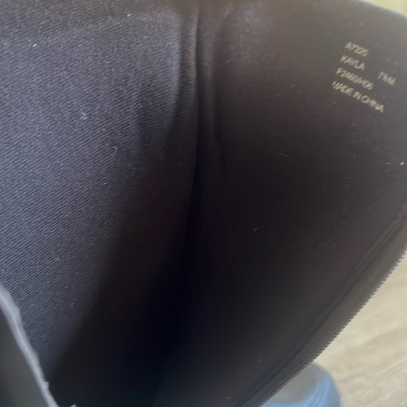 Gently used Coach winter insulated boots. Size 7.5 - Picture 6 of 6